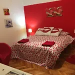 Casa Del Cucciolo Con Parcheggio Privato Daire