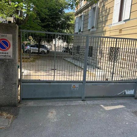 Casa Del Cucciolo Con Parcheggio Privato Триест