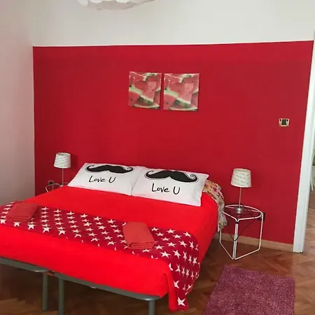 Casa Del Cucciolo Con Parcheggio Privato Апартаменти
